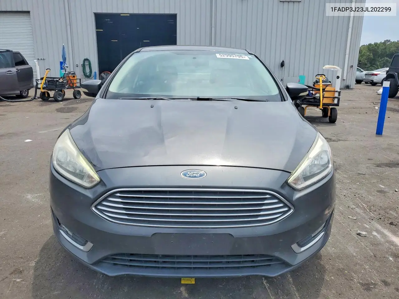 1FADP3J23JL202299 2018 Ford Focus Titanium
