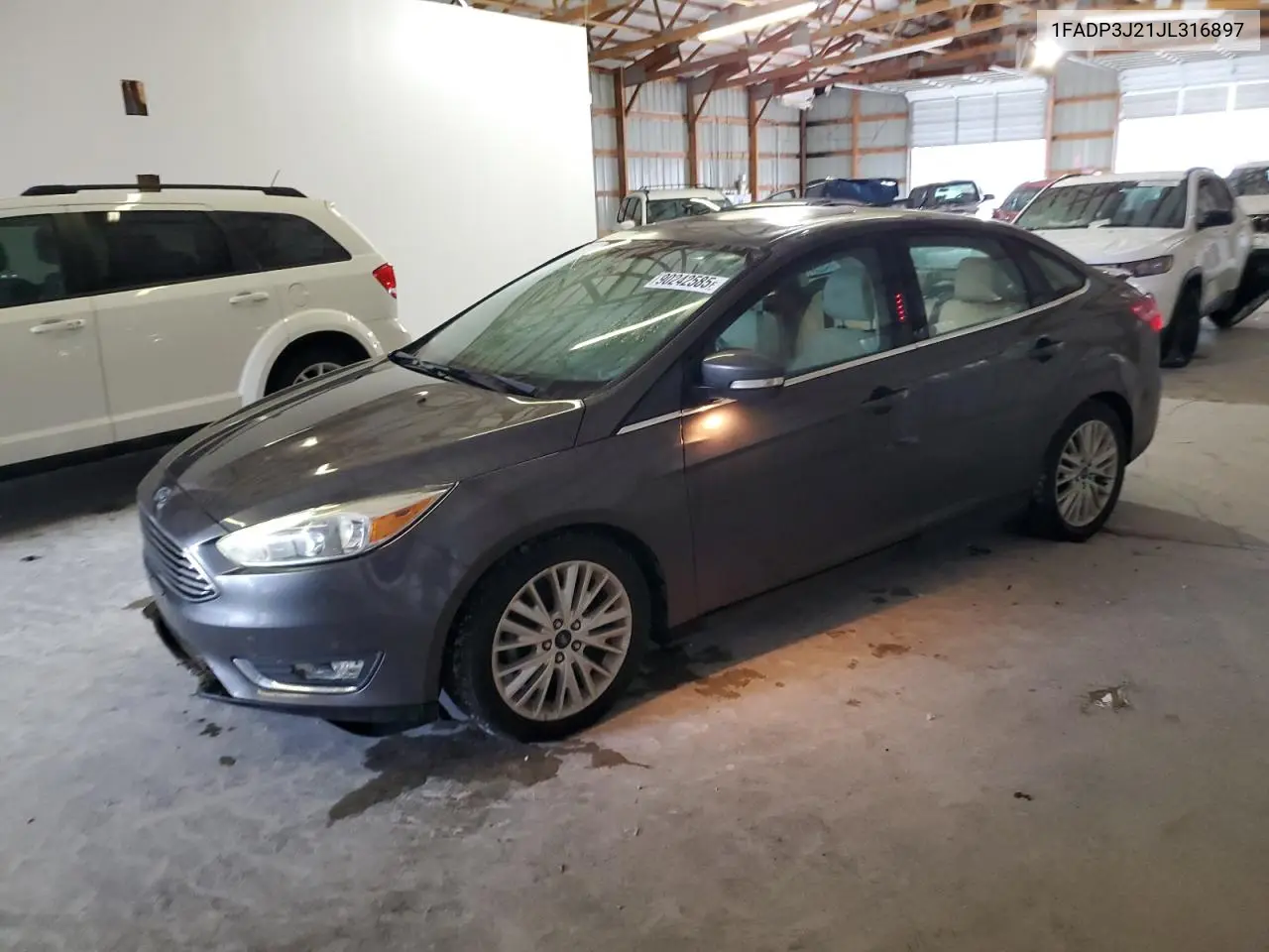 1FADP3J21JL316897 2018 Ford Focus Titanium