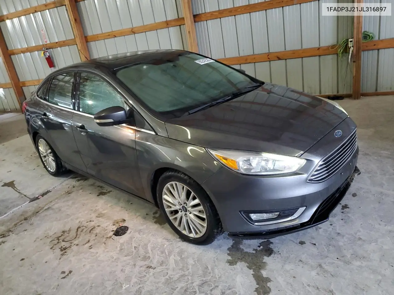 1FADP3J21JL316897 2018 Ford Focus Titanium