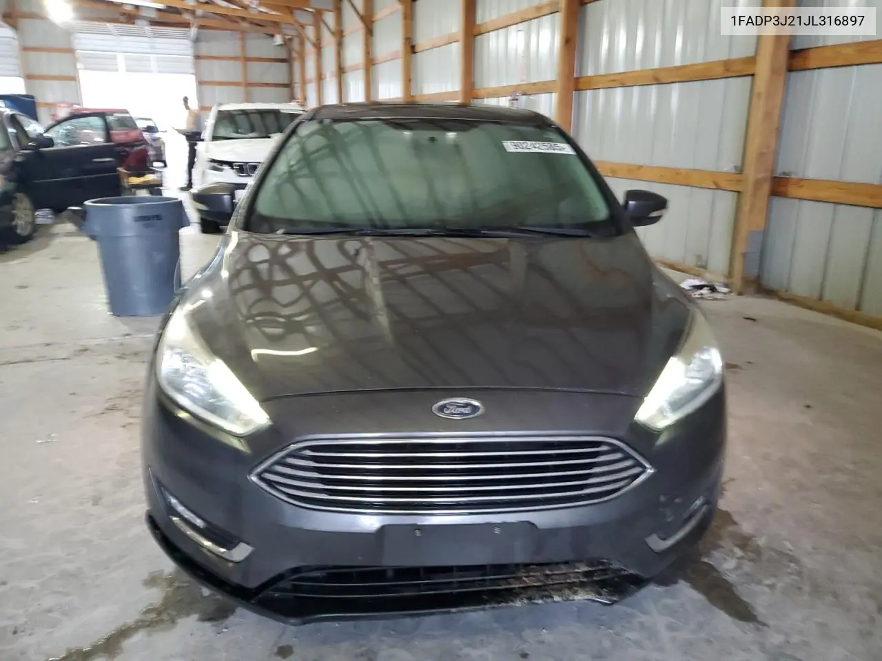 1FADP3J21JL316897 2018 Ford Focus Titanium