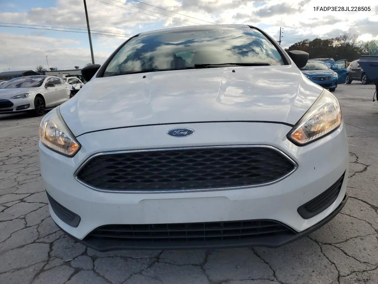 1FADP3E28JL228505 2018 Ford Focus S