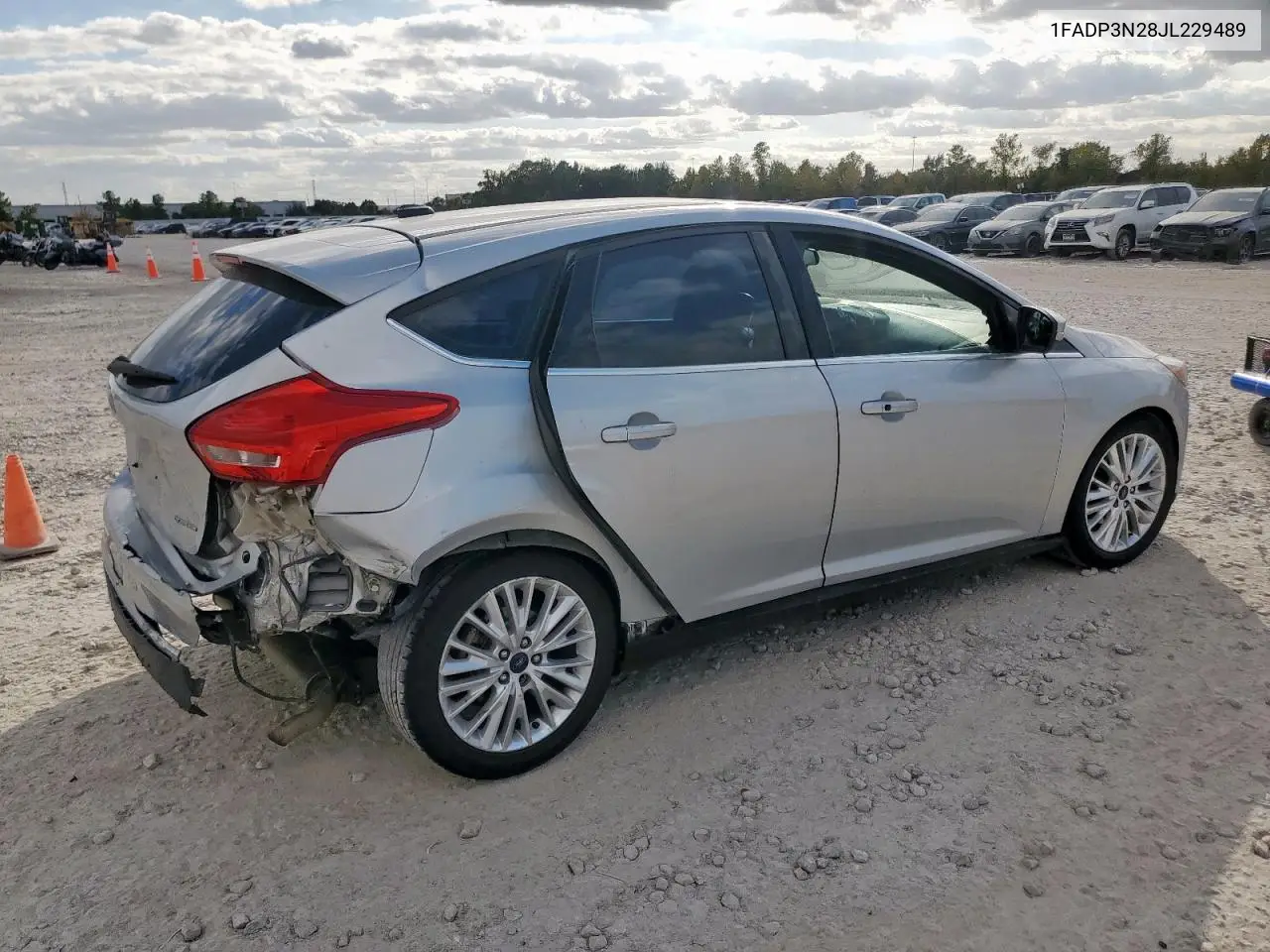 1FADP3N28JL229489 2018 Ford Focus Titanium
