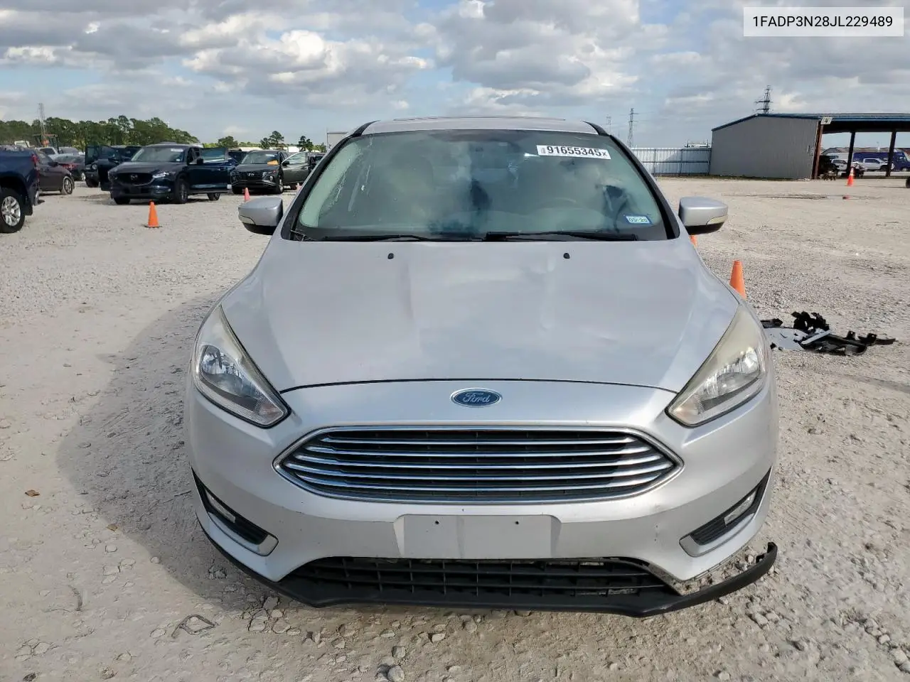 1FADP3N28JL229489 2018 Ford Focus Titanium