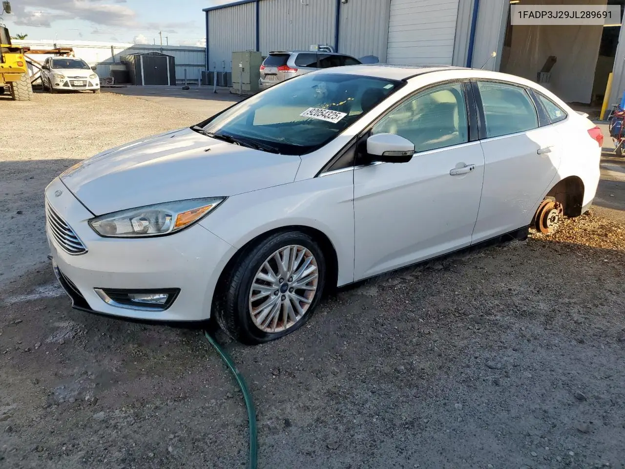 1FADP3J29JL289691 2018 Ford Focus Titanium