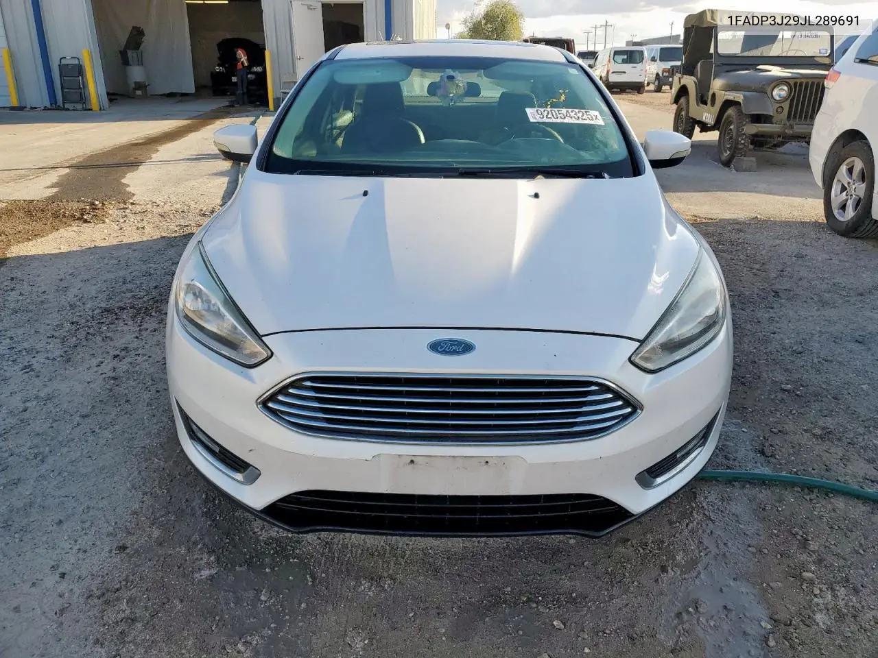 1FADP3J29JL289691 2018 Ford Focus Titanium