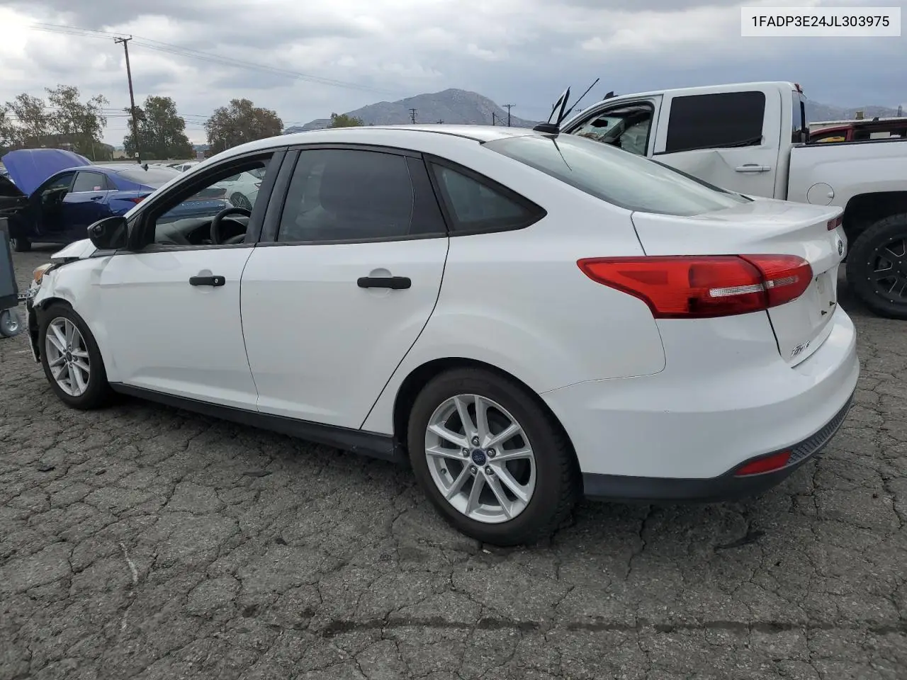 1FADP3E24JL303975 2018 Ford Focus S