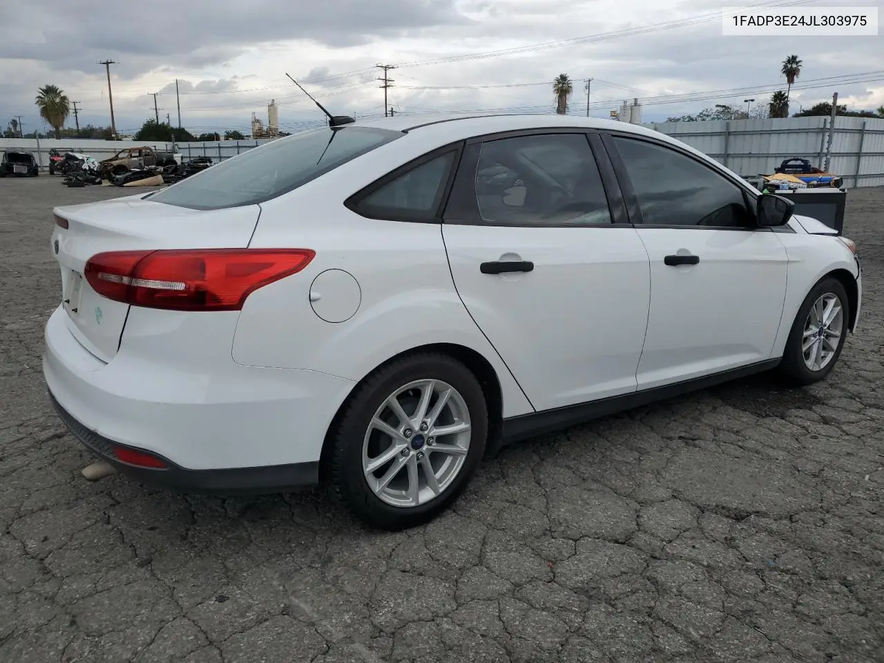 1FADP3E24JL303975 2018 Ford Focus S