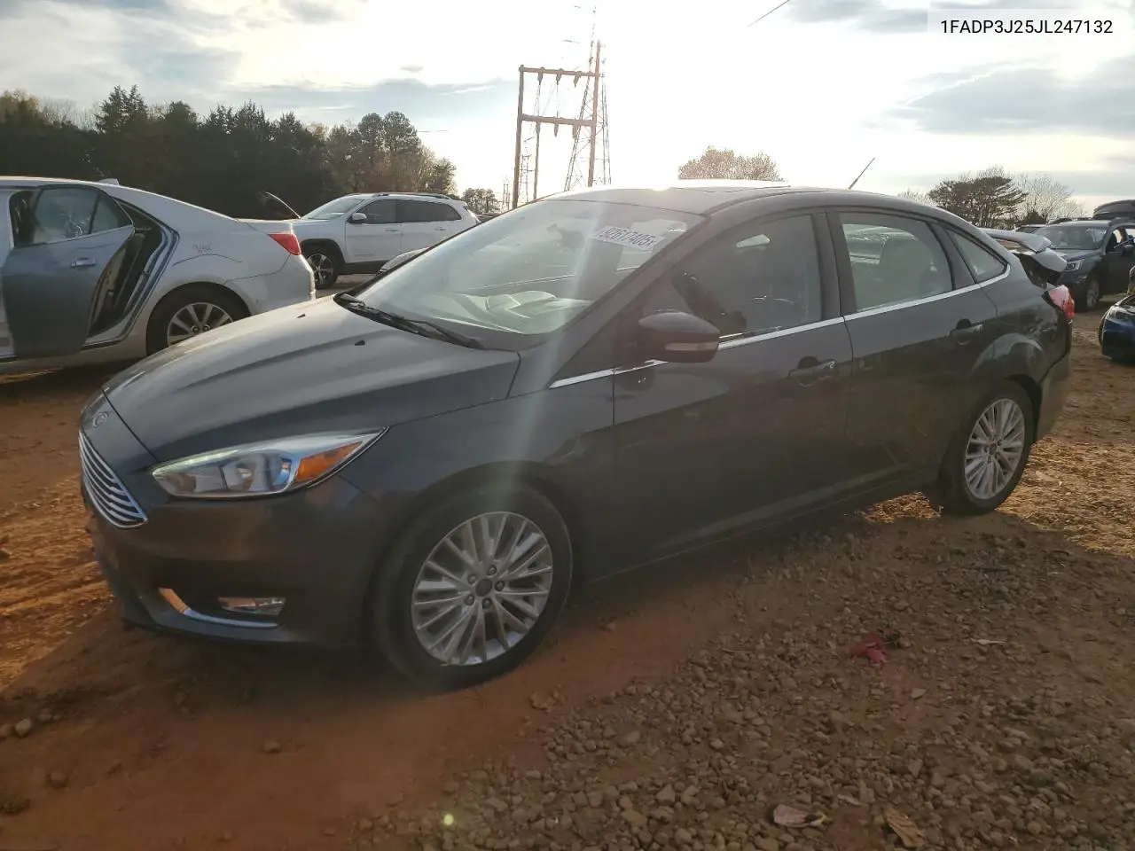1FADP3J25JL247132 2018 Ford Focus Titanium