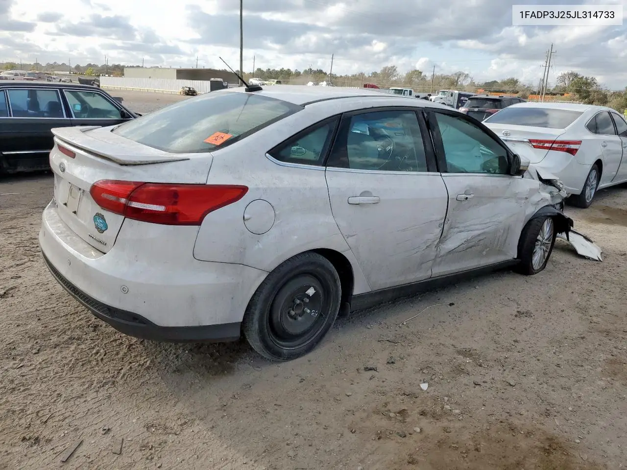 1FADP3J25JL314733 2018 Ford Focus Titanium