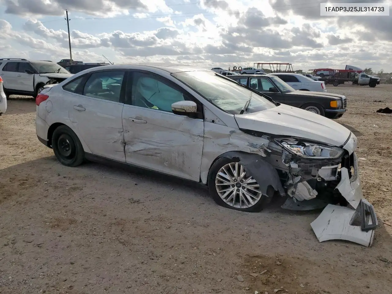 1FADP3J25JL314733 2018 Ford Focus Titanium