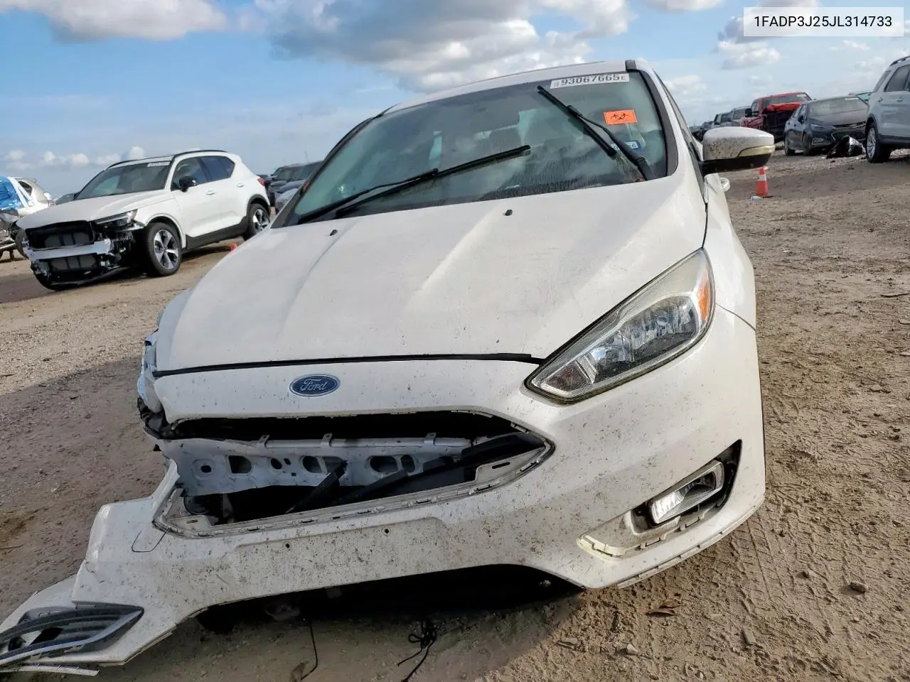 1FADP3J25JL314733 2018 Ford Focus Titanium