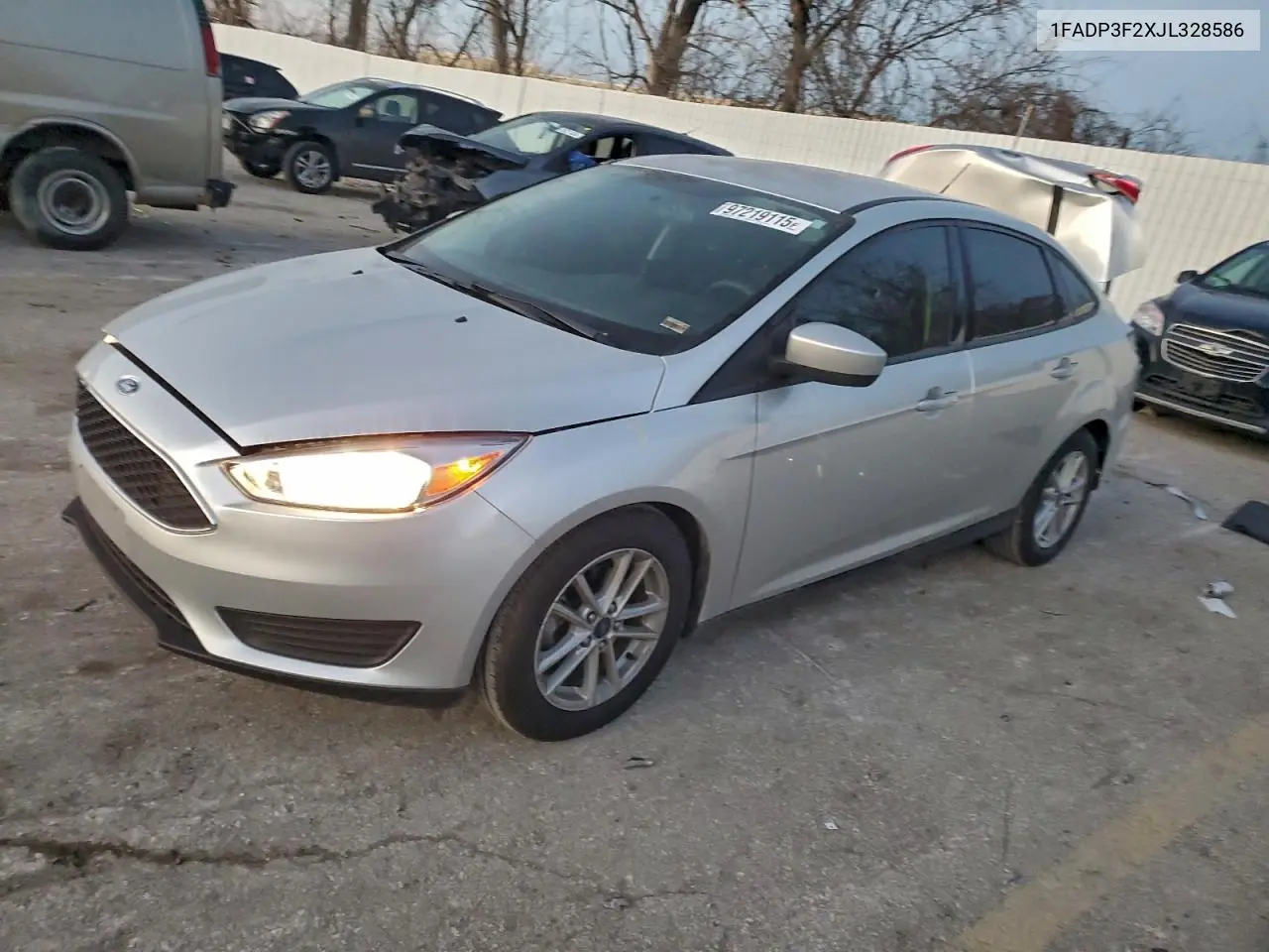 1FADP3F2XJL328586 2018 Ford Focus Se
