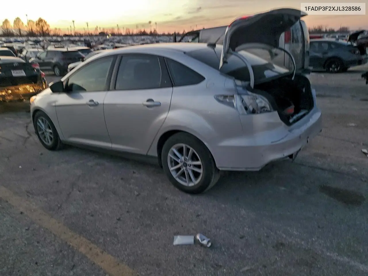 1FADP3F2XJL328586 2018 Ford Focus Se