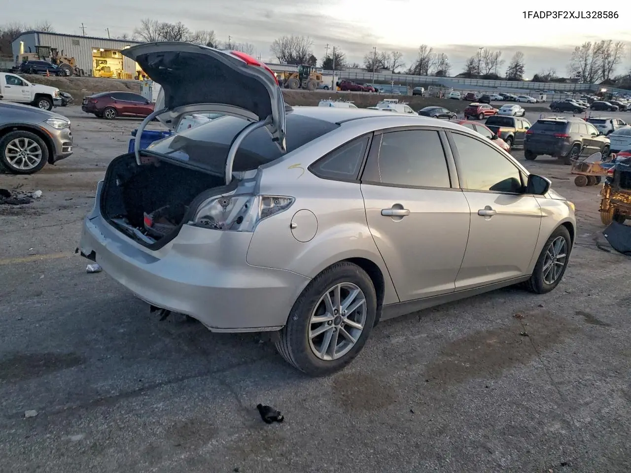 1FADP3F2XJL328586 2018 Ford Focus Se