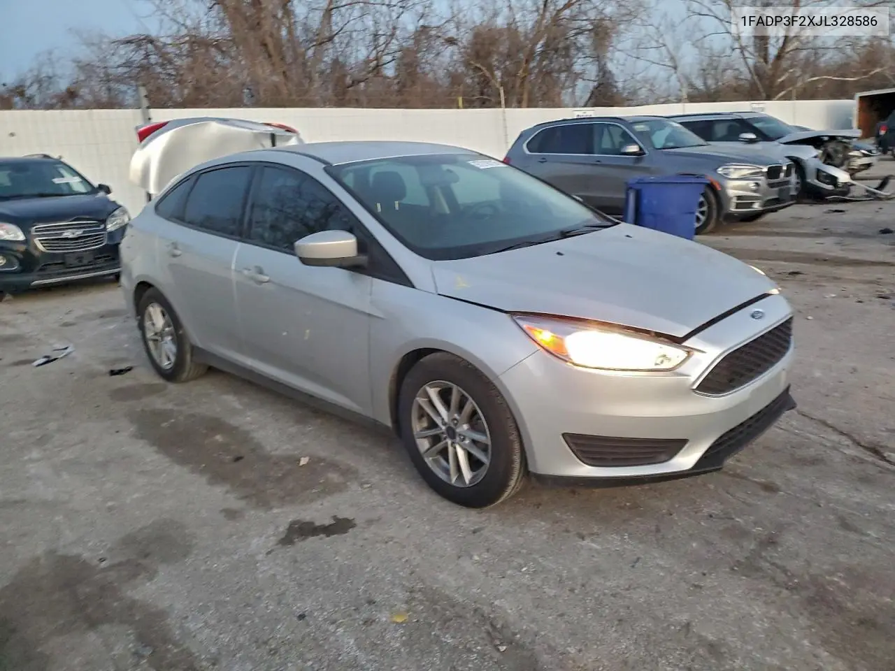 1FADP3F2XJL328586 2018 Ford Focus Se