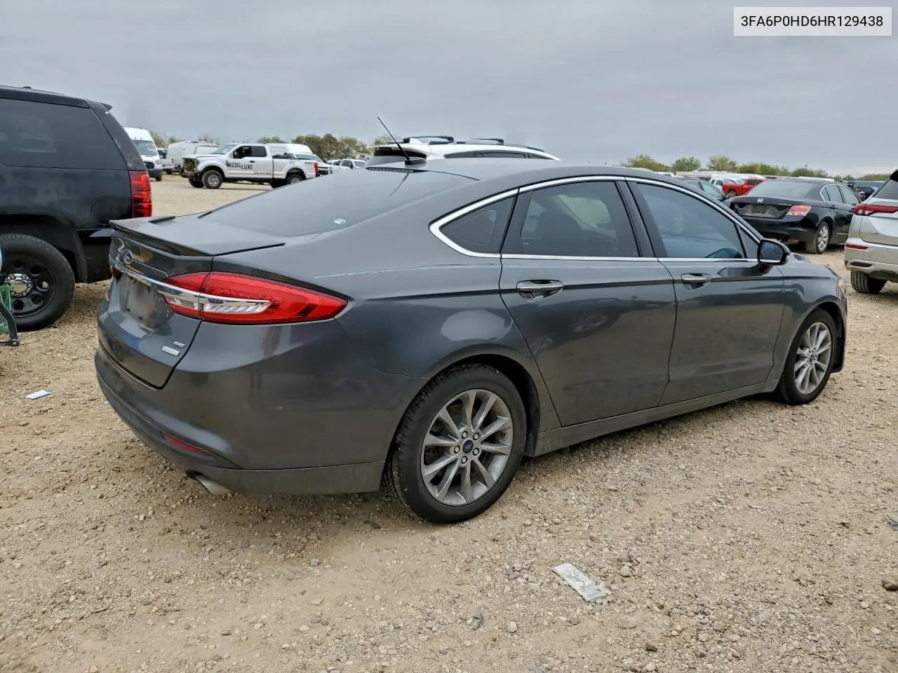 3FA6P0HD6HR129438 2017 Ford Fusion Se