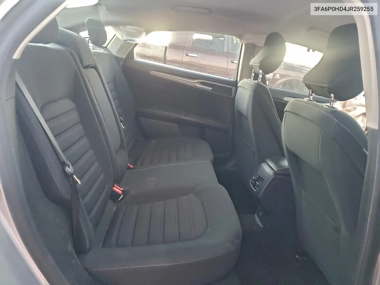 3FA6P0HD4JR259255 2018 Ford Fusion Se