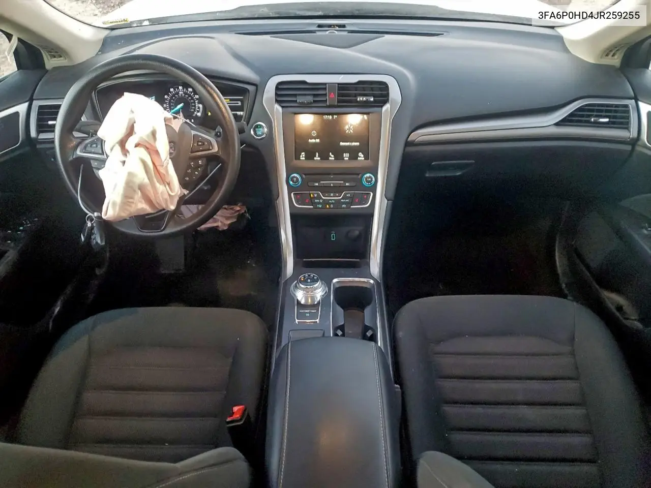 3FA6P0HD4JR259255 2018 Ford Fusion Se