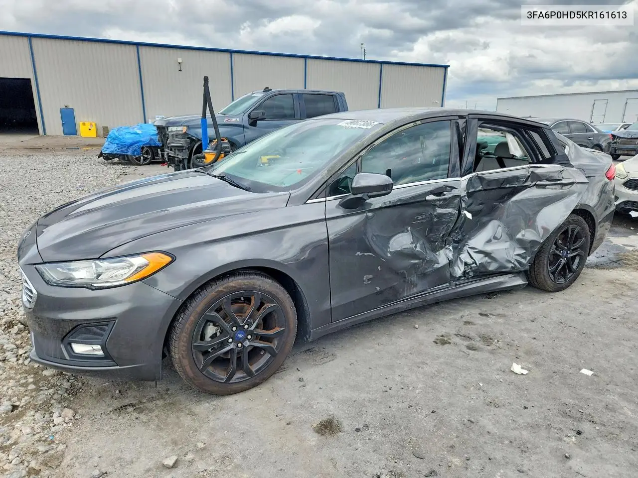 3FA6P0HD5KR161613 2019 Ford Fusion Se