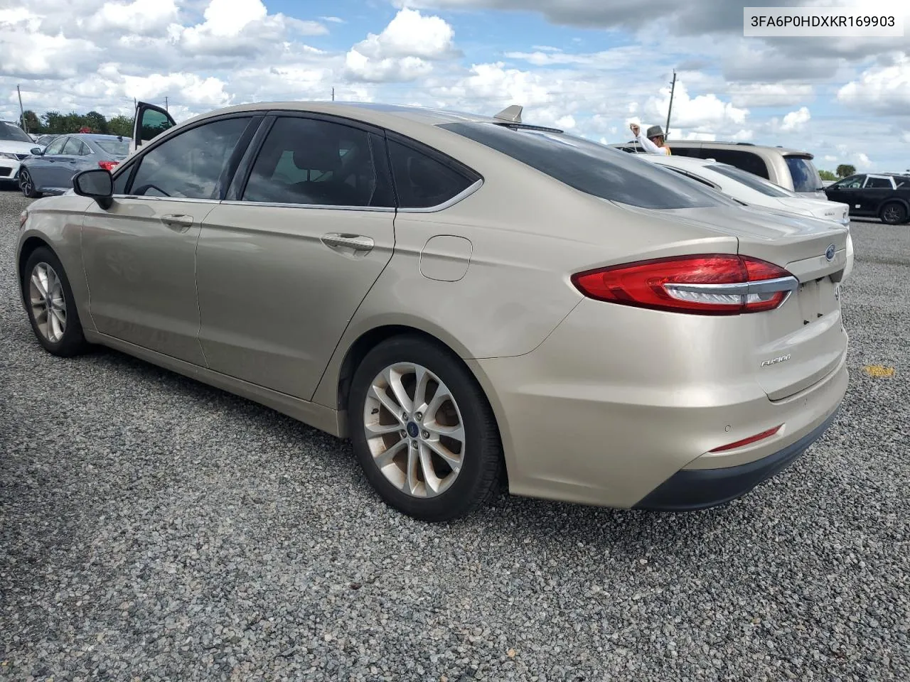 3FA6P0HDXKR169903 2019 Ford Fusion Se