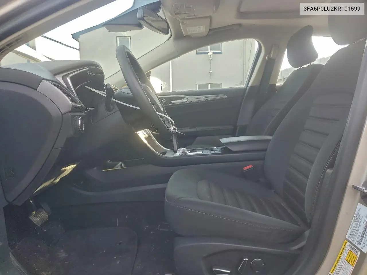 3FA6P0LU2KR101599 2019 Ford Fusion Se