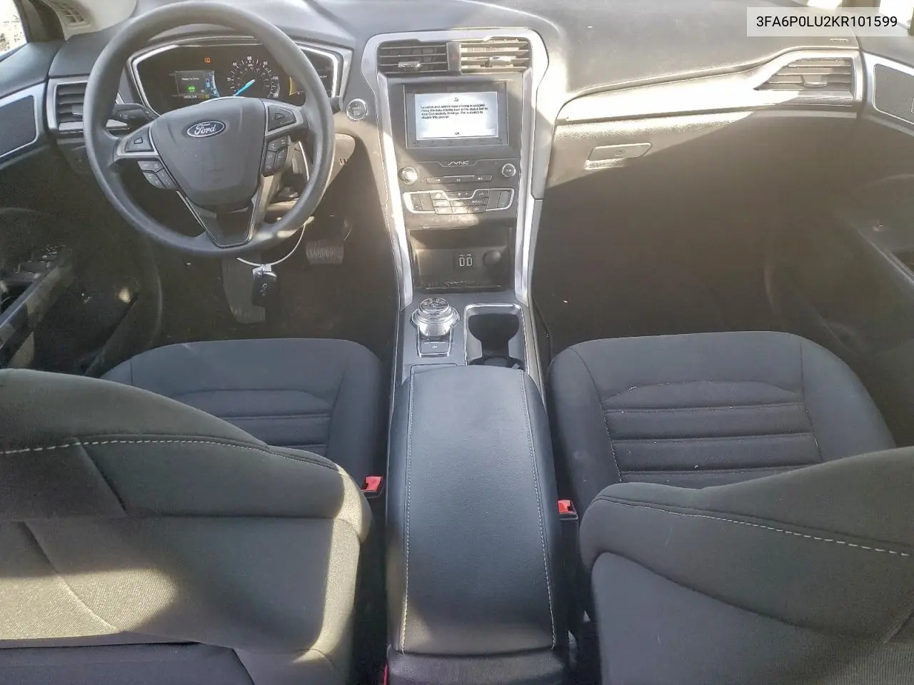 3FA6P0LU2KR101599 2019 Ford Fusion Se