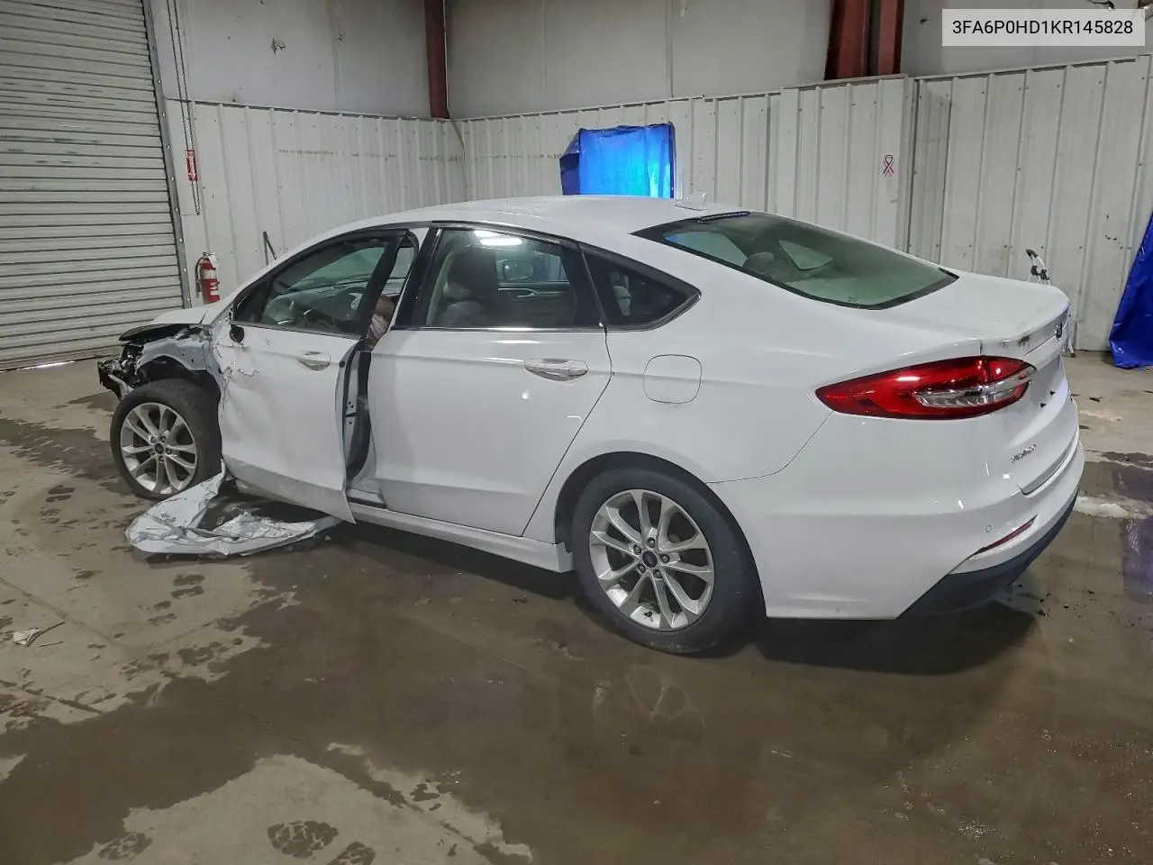 3FA6P0HD1KR145828 2019 Ford Fusion Se