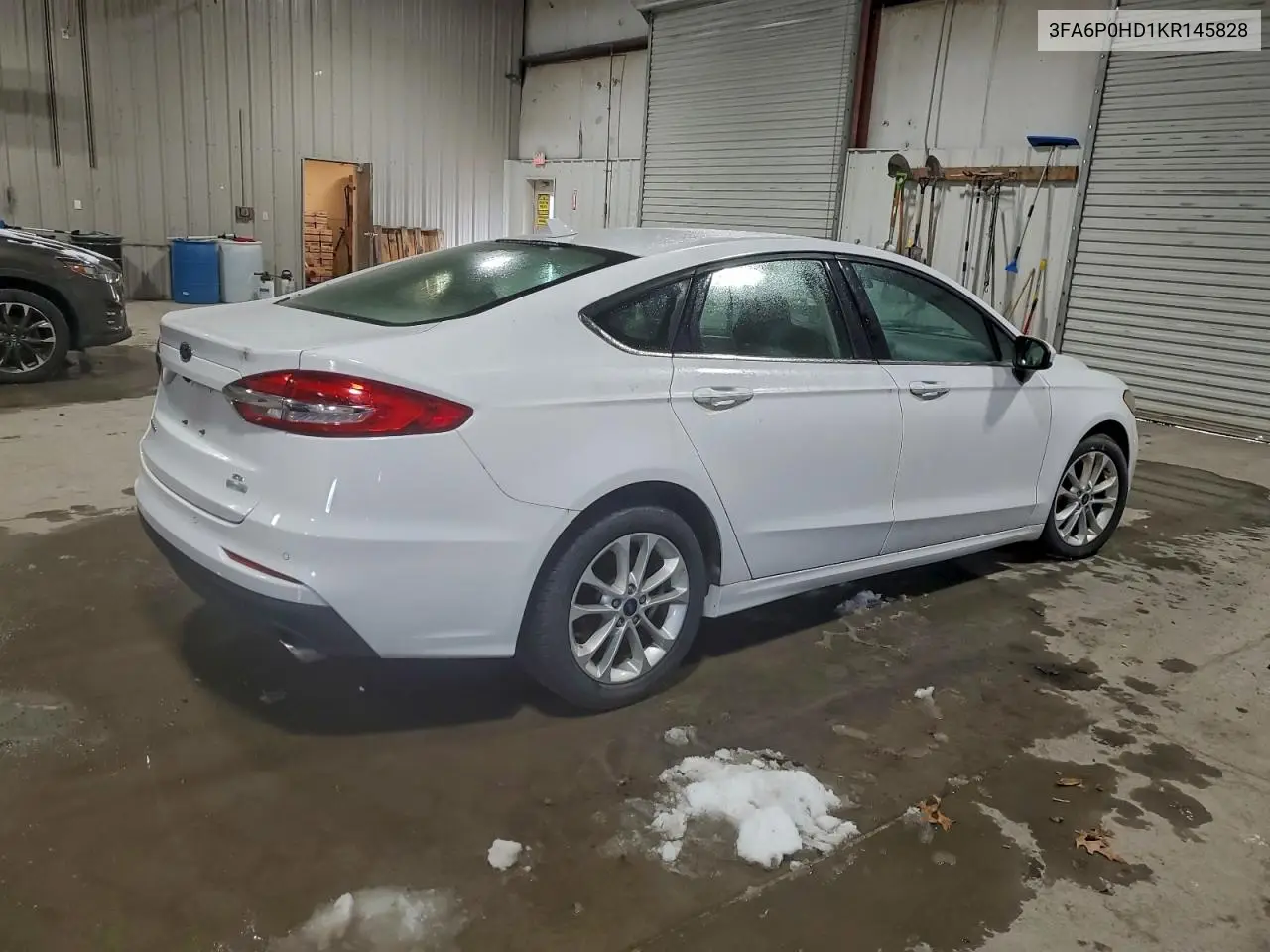 3FA6P0HD1KR145828 2019 Ford Fusion Se