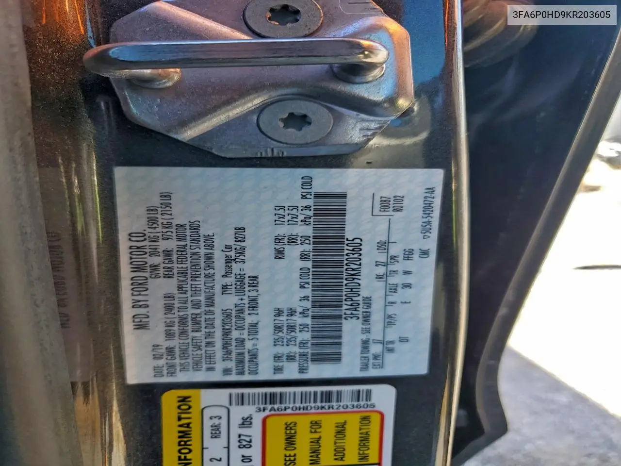 3FA6P0HD9KR203605 2019 Ford Fusion Se