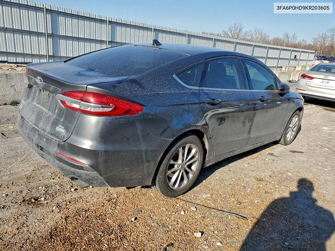 3FA6P0HD9KR203605 2019 Ford Fusion Se