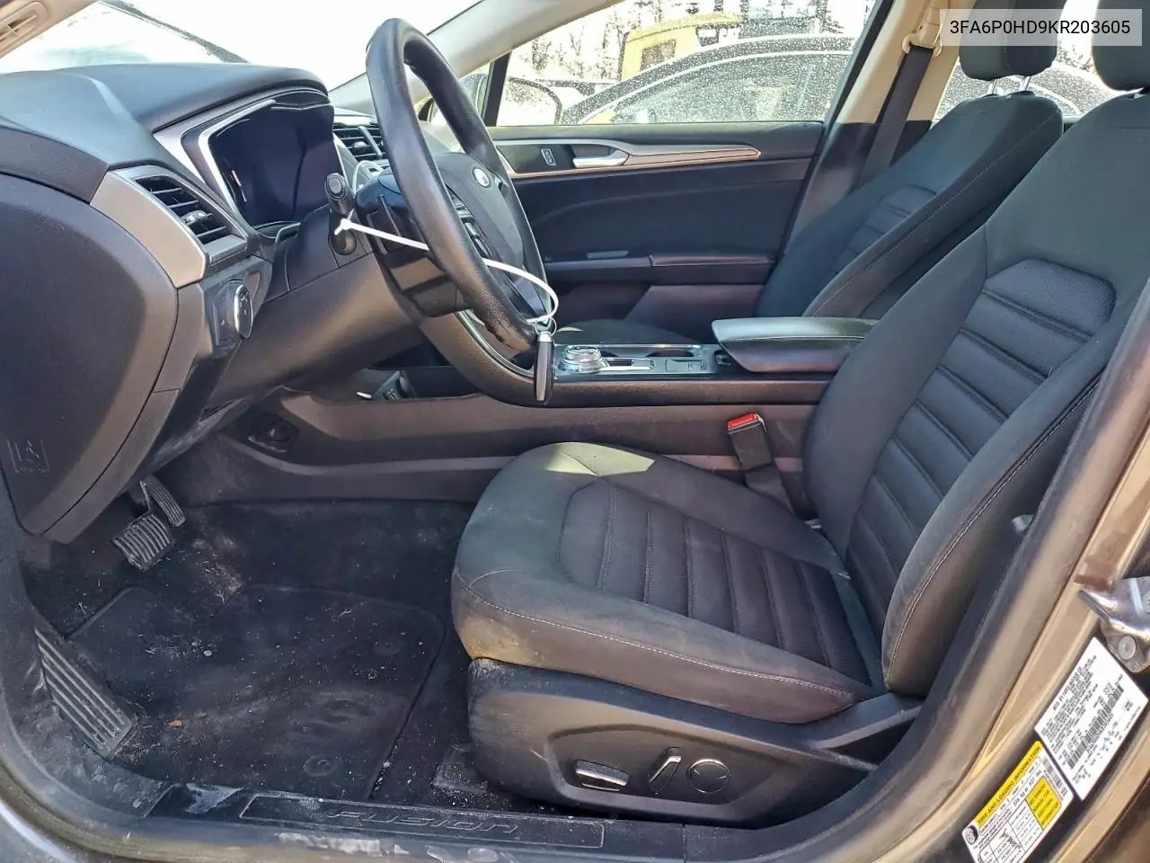 3FA6P0HD9KR203605 2019 Ford Fusion Se