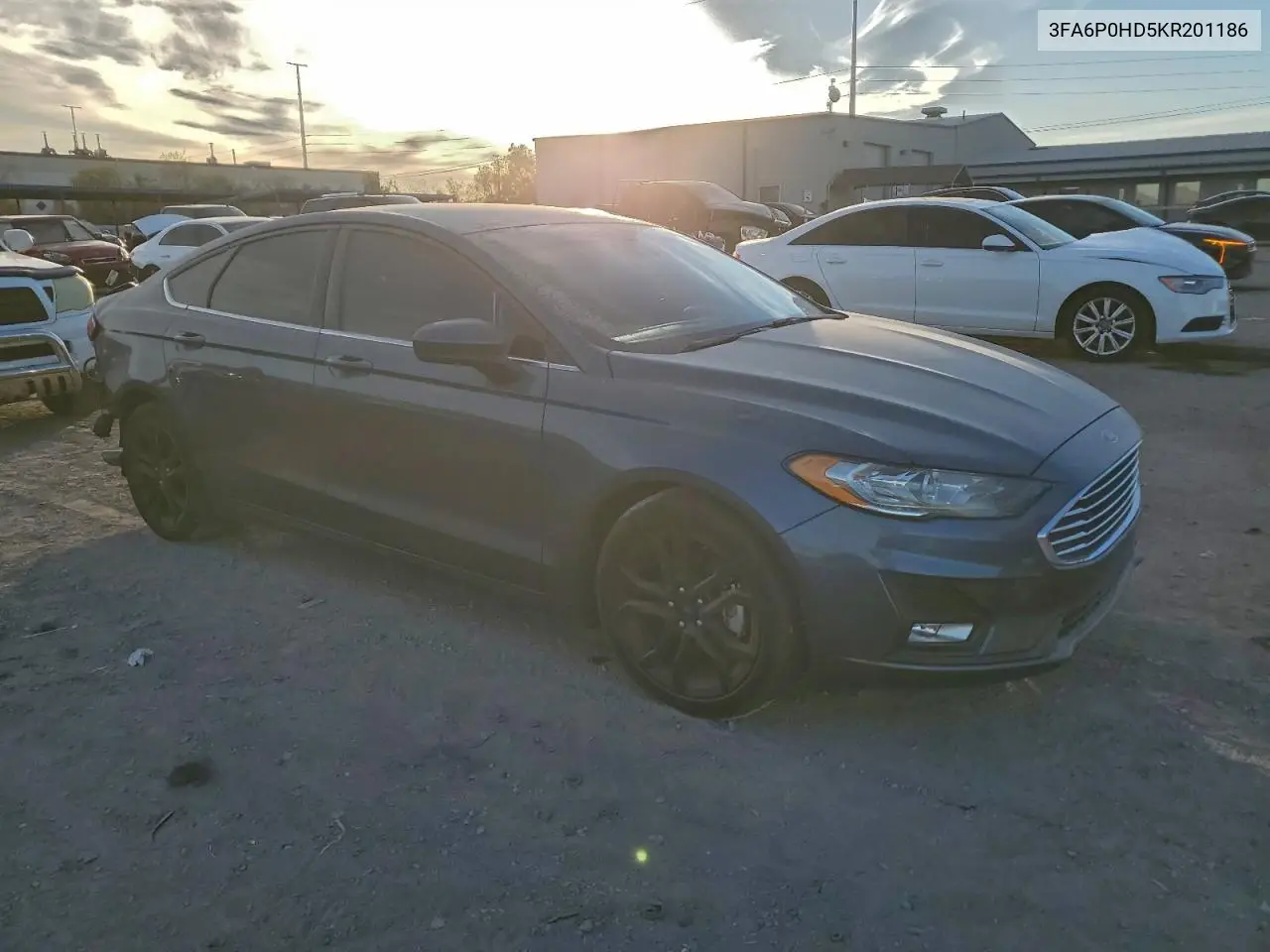3FA6P0HD5KR201186 2019 Ford Fusion Se