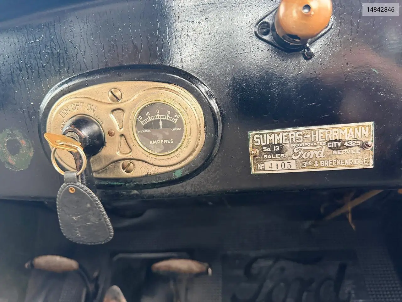 1927 Ford Model T VIN: 14842846 Lot: 47589876
