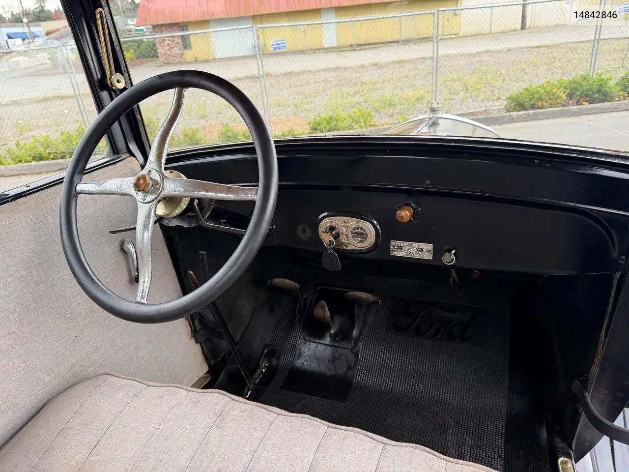 1927 Ford Model T VIN: 14842846 Lot: 47589876
