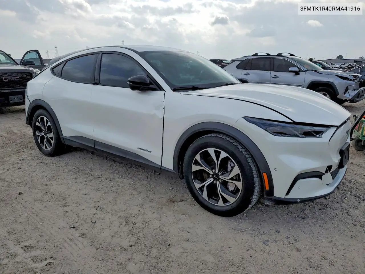 3FMTK1R40RMA41916 2024 Ford Mustang Mach-E Select