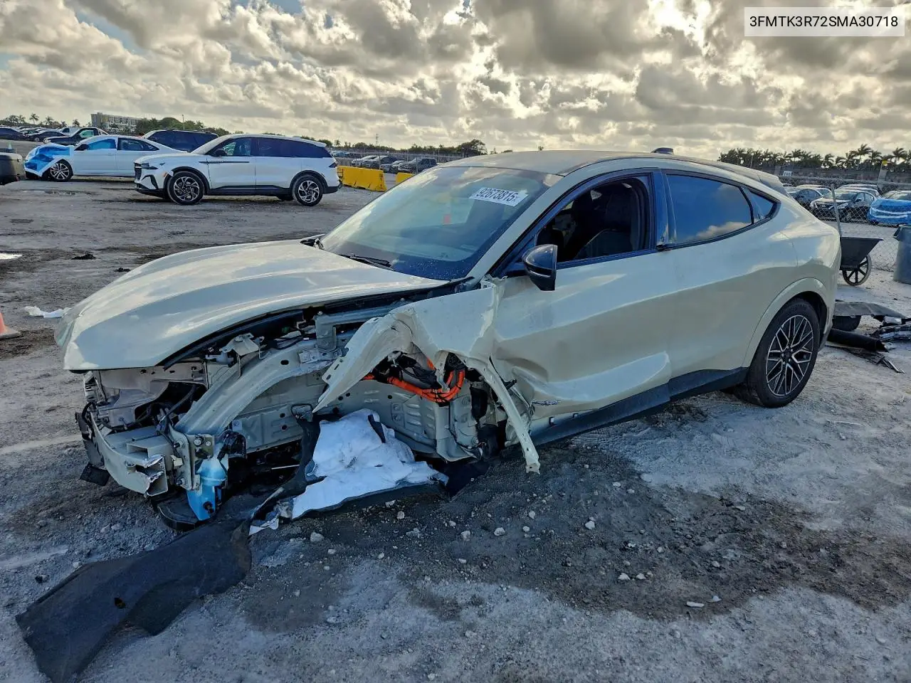3FMTK3R72SMA30718 2025 Ford Mustang Mach-E Premium