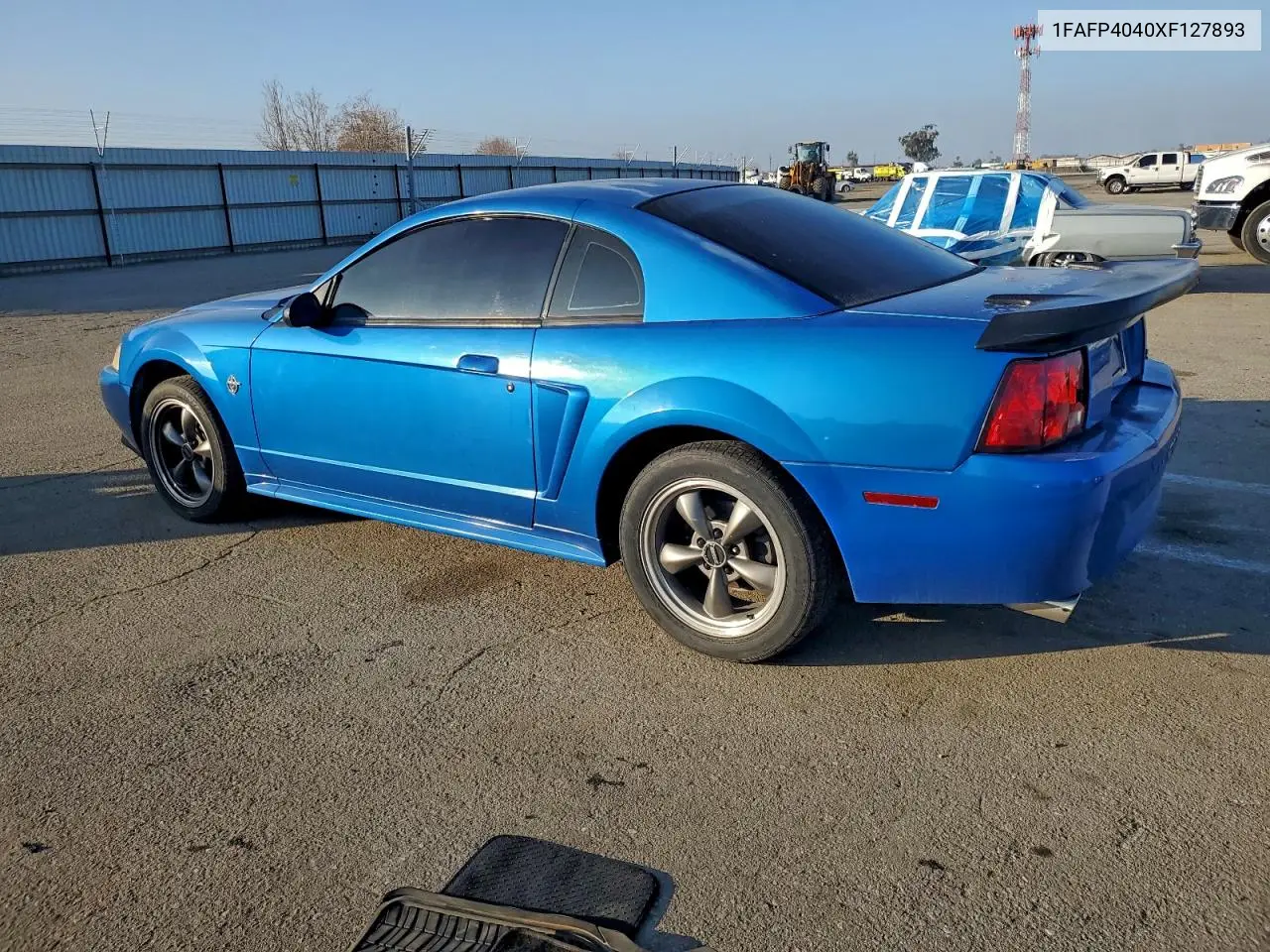 1FAFP4040XF127893 1999 Ford Mustang