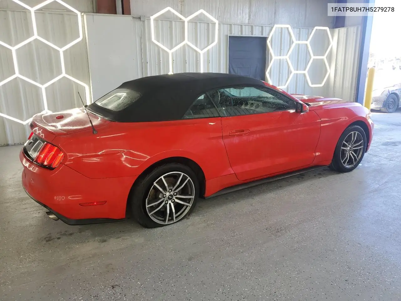 1FATP8UH7H5279278 2017 Ford Mustang