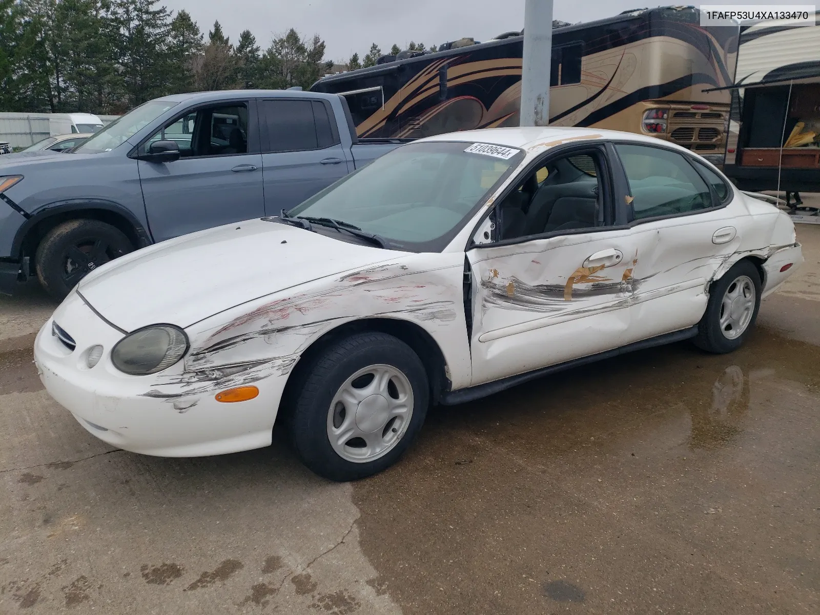 1999 Ford Taurus Se VIN: 1FAFP53U4XA133470 Lot: 59402144