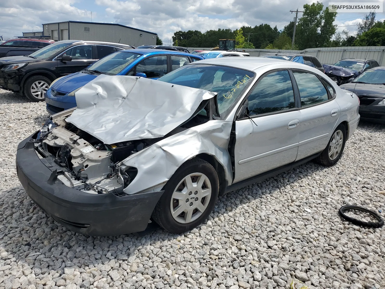 2005 Ford Taurus Se VIN: 1FAFP53UX5A186509 Lot: 63229214