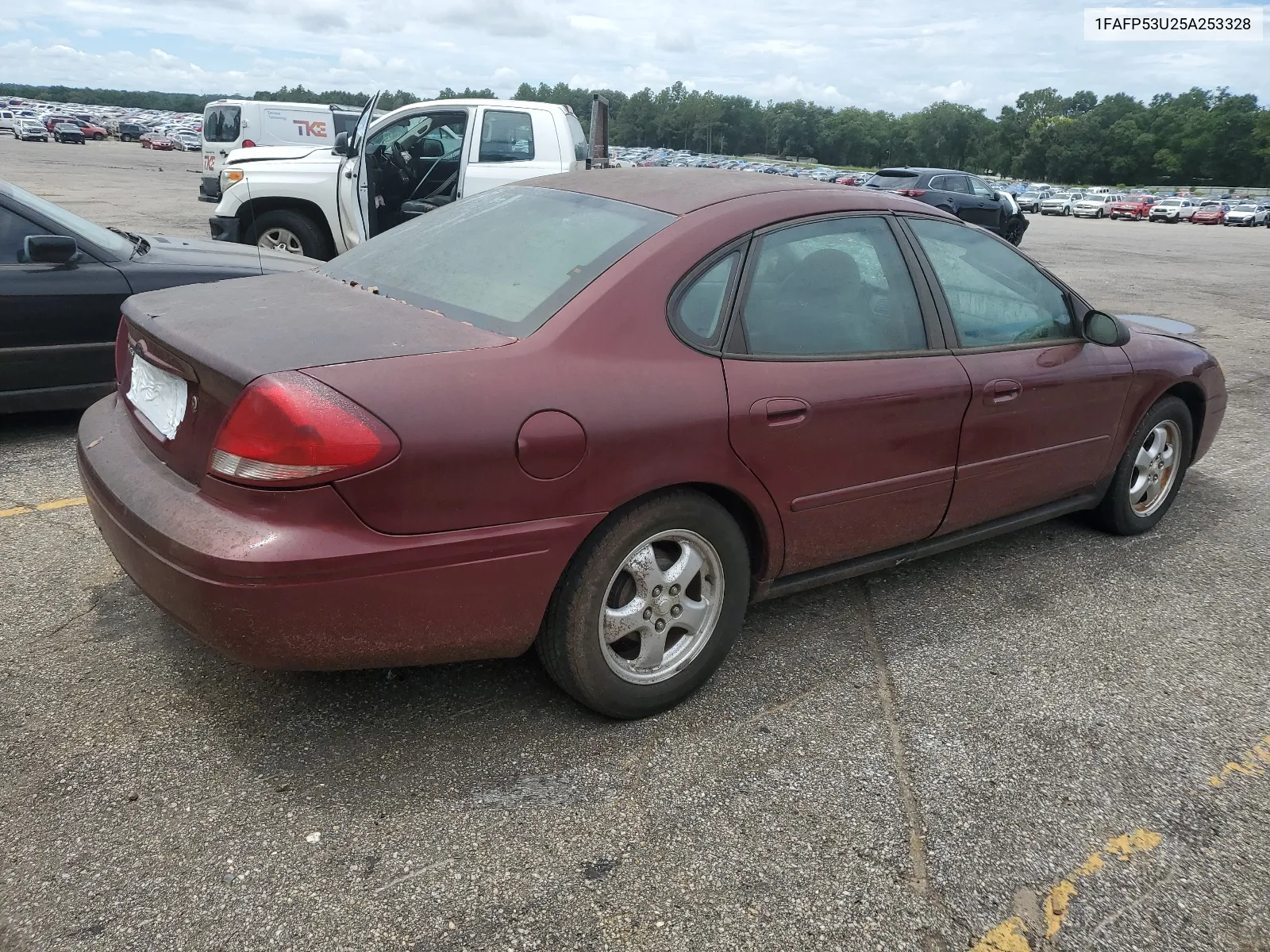 2005 Ford Taurus Se VIN: 1FAFP53U25A253328 Lot: 64069774