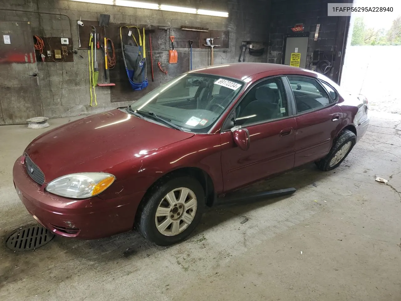 2005 Ford Taurus Sel VIN: 1FAFP56295A228940 Lot: 69172234