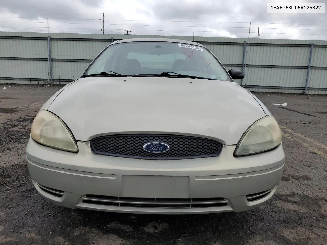 2006 Ford Taurus Se VIN: 1FAFP53U06A225822 Lot: 69744124