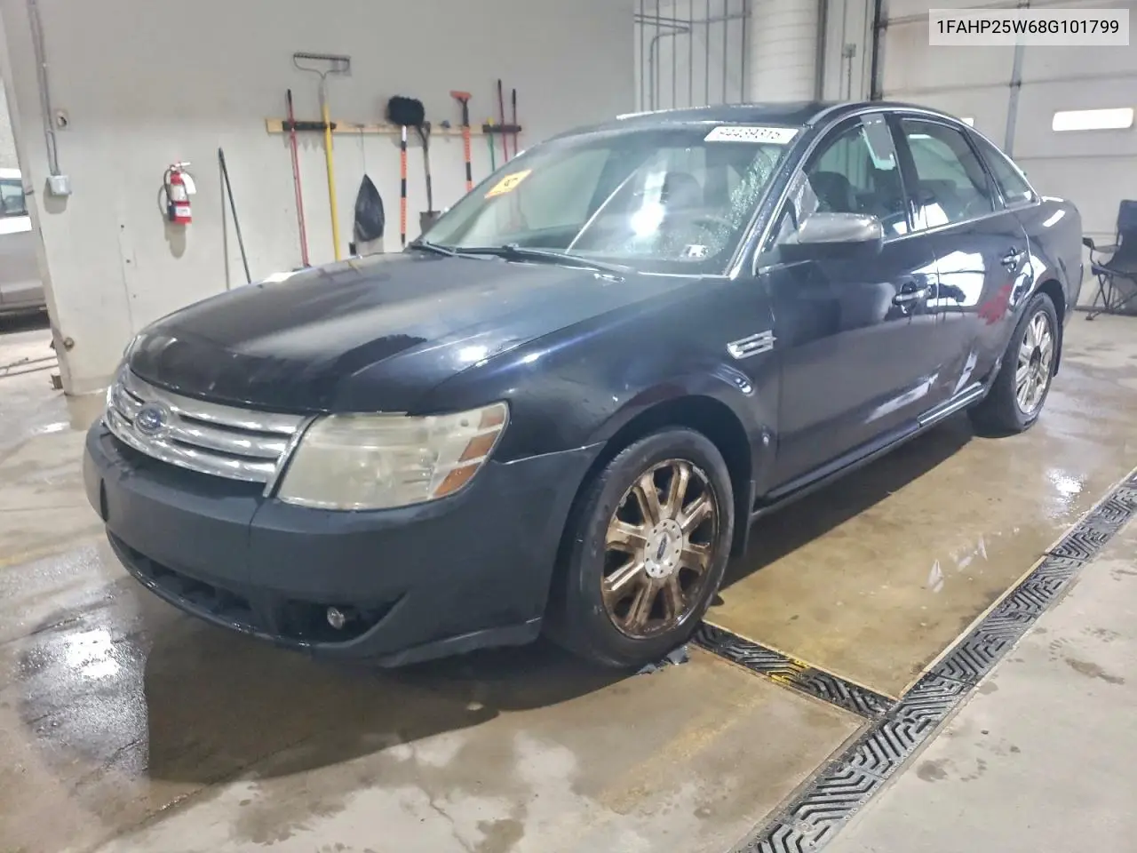1FAHP25W68G101799 2008 Ford Taurus Limited