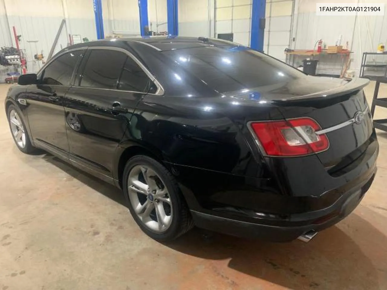 1FAHP2KT0AG121904 2010 Ford Taurus Sho