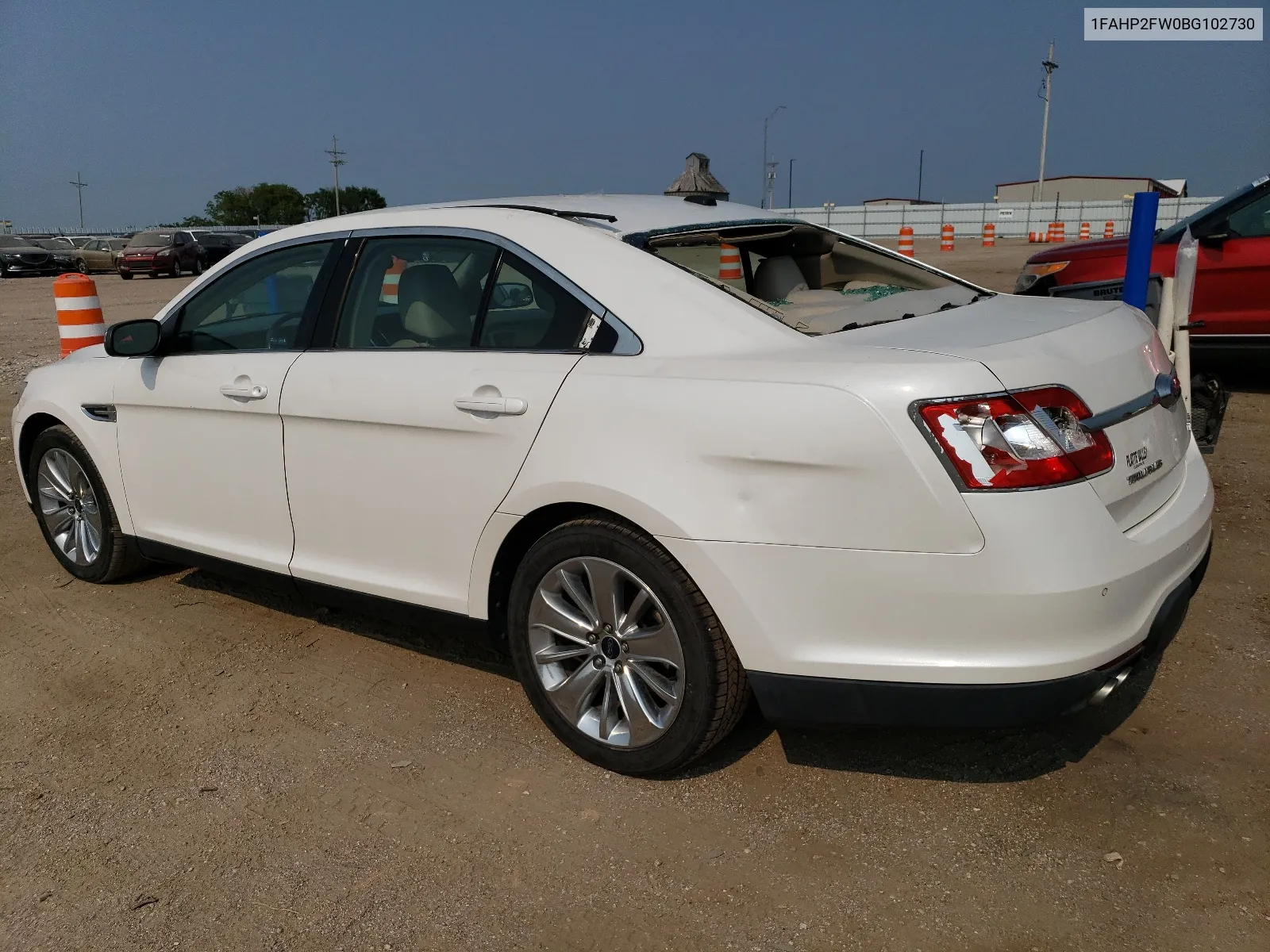 2011 Ford Taurus Limited VIN: 1FAHP2FW0BG102730 Lot: 64582564