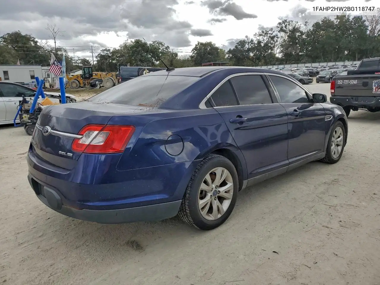 1FAHP2HW2BG118747 2011 Ford Taurus Sel