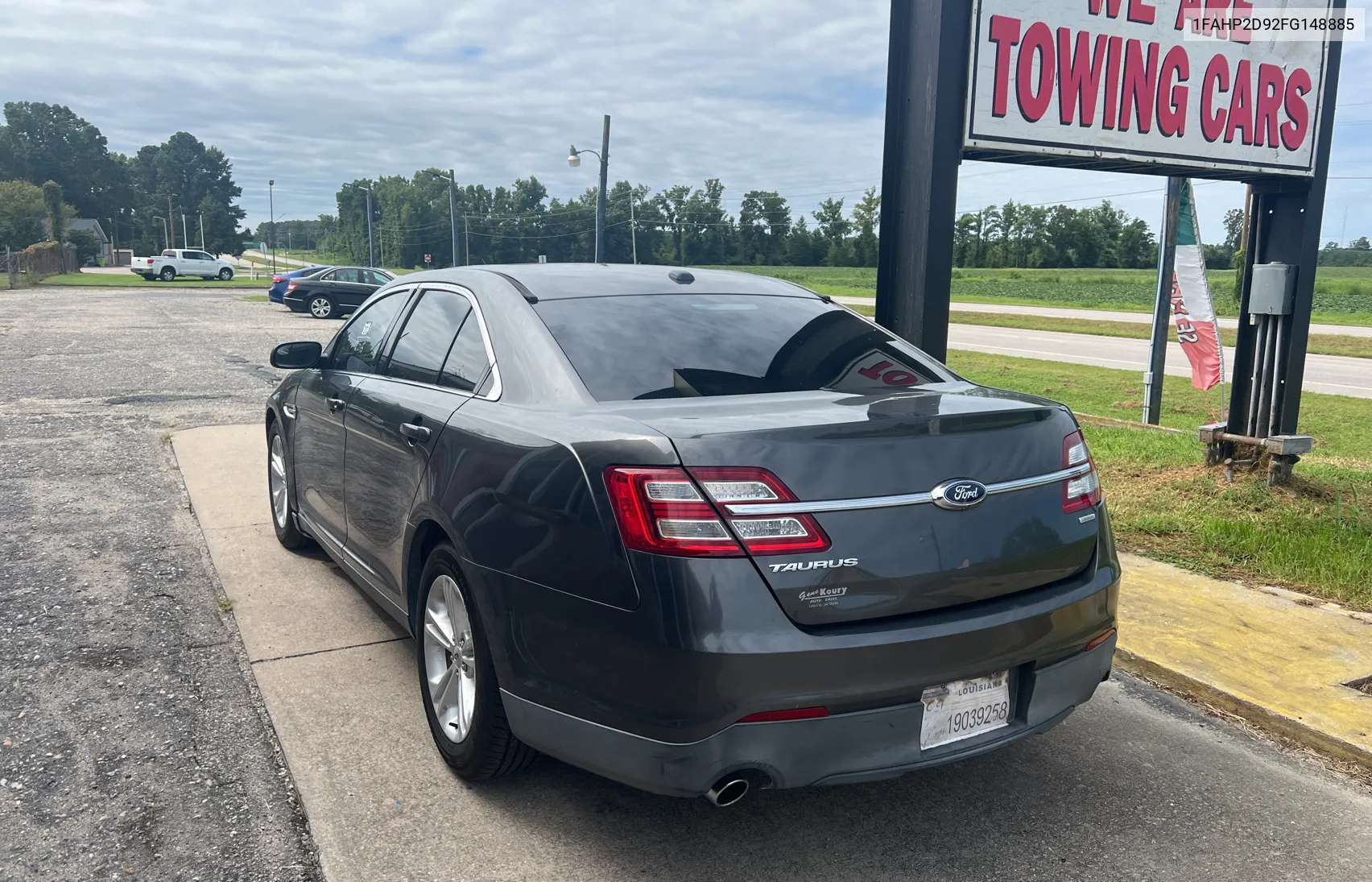 1FAHP2D92FG148885 2015 Ford Taurus Se