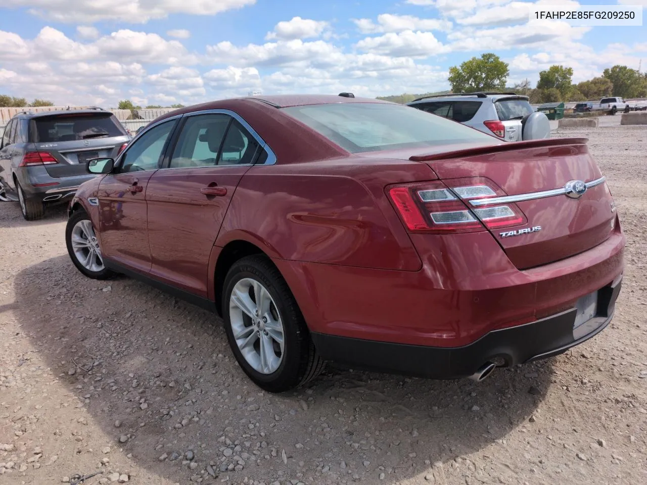 1FAHP2E85FG209250 2015 Ford Taurus Sel