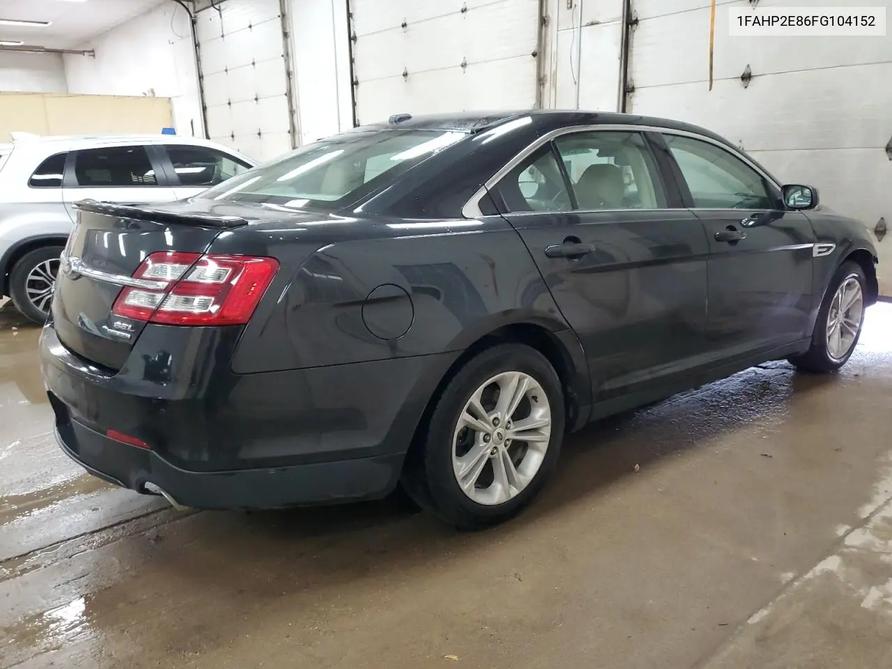 1FAHP2E86FG104152 2015 Ford Taurus Sel